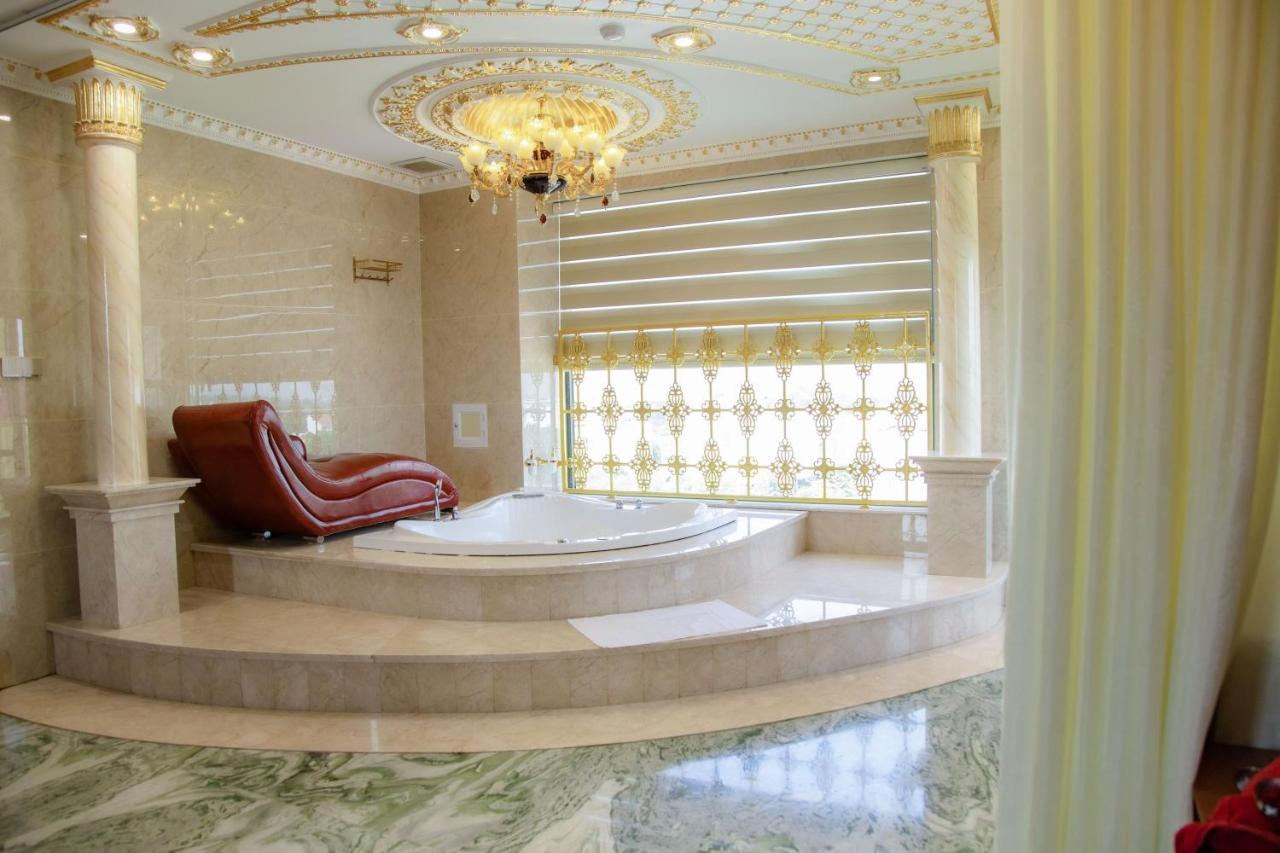 Tri Tam Hotel - Khach San Tri Tam Ben Luc Luaran gambar