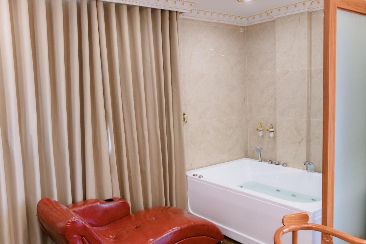 Tri Tam Hotel - Khach San Tri Tam Ben Luc Luaran gambar